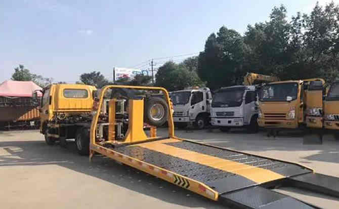 哈巴河汽车中途维修案例